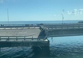 Dos drones acuáticos dañan seriamente el puente de Crimea en lo que es el segundo ataque desde octubre del año pasado