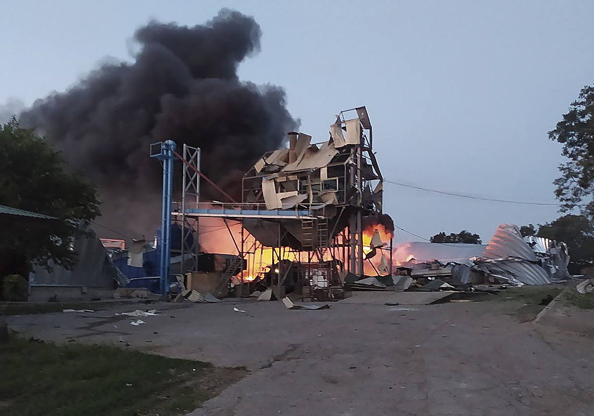 Misiles rusos alcanzan terminales de granos en la región de Odesa , en el sur de Ucrania
