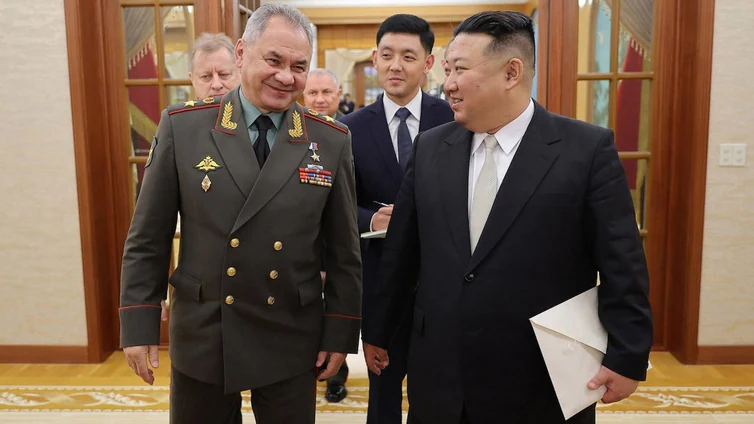 Kim Jong-un celebra con China y Rusia el aniversario de la guerra de Corea