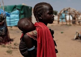 Casi 390.000 personas se hacinan en campamentos en Nilo Blanco con escasez de recursos