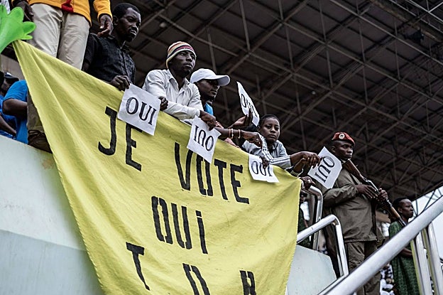 «Yo voto sí», se lee en la pancarta