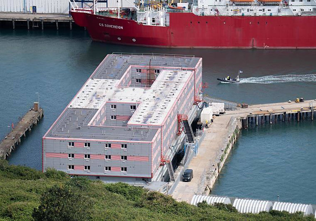 El barco, amarrado en Dorset