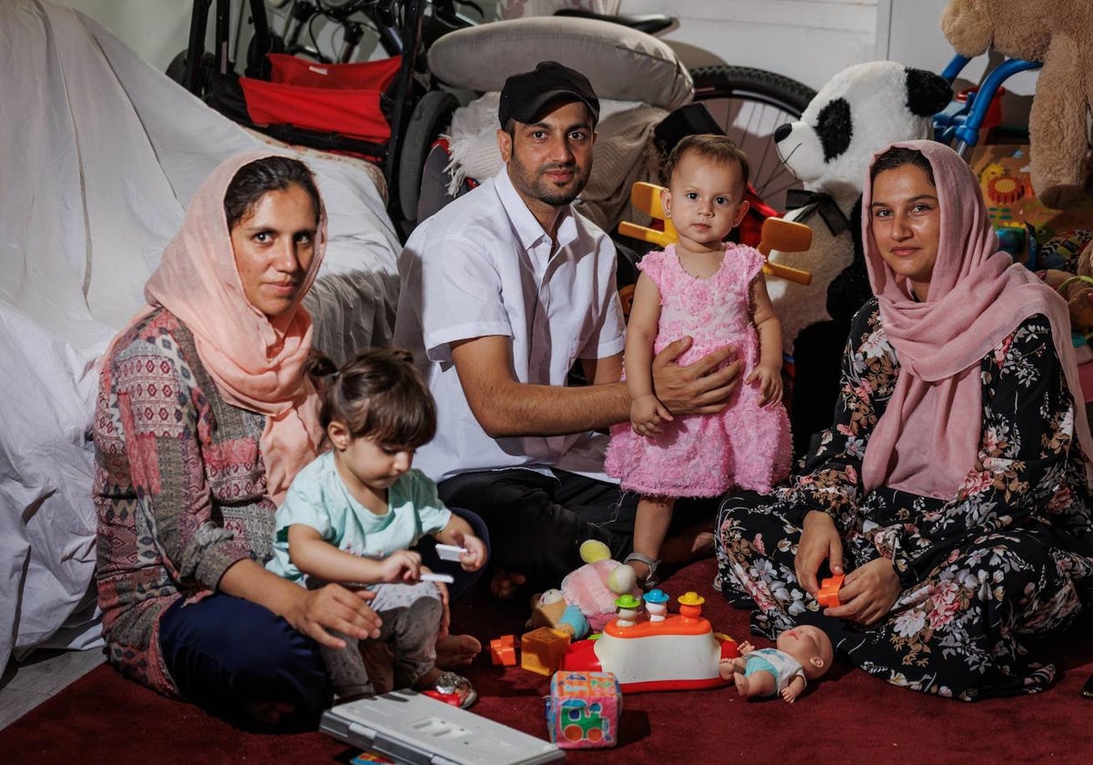 Después de huir de la violencia en Afganistán, Shadab Rahimi y su familia se instalaron en Madrid