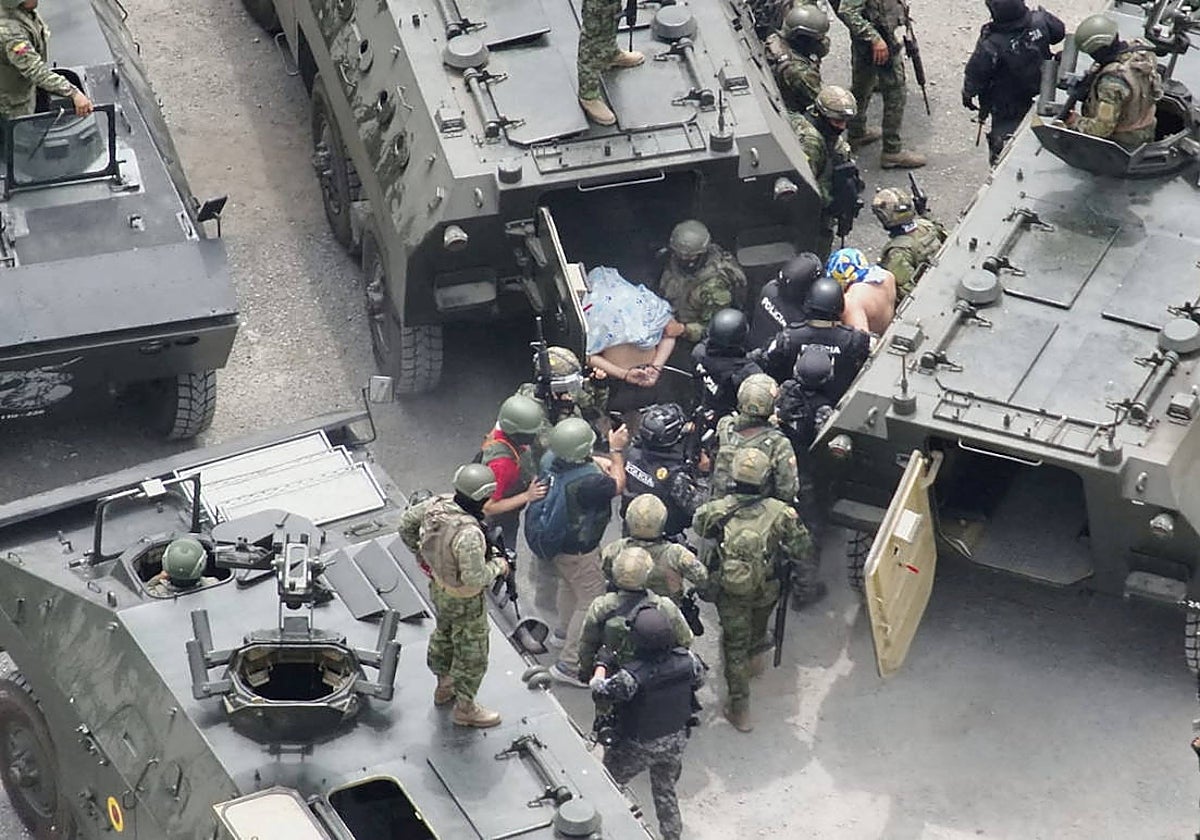 La fuerzas armadas trasladan al líder criminal, alias 'Fito', a la 'La Roca', prisión de máxima seguridad