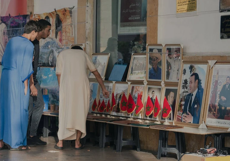 La imagen de Mohamed VI llena las calles de Rabat, el día de su aniversario