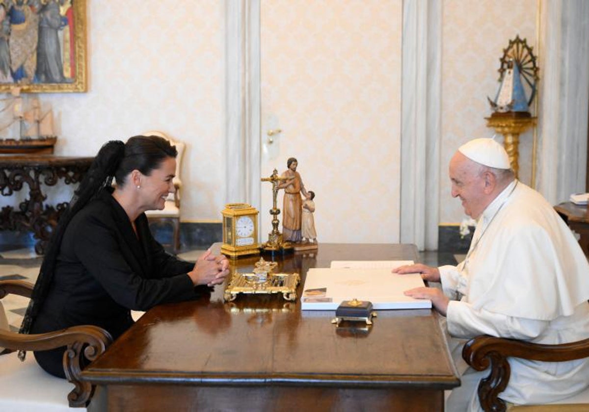El Papa Francisco en su reunión con Katalin Novak, presidenta de Hungría, en el Vaticano