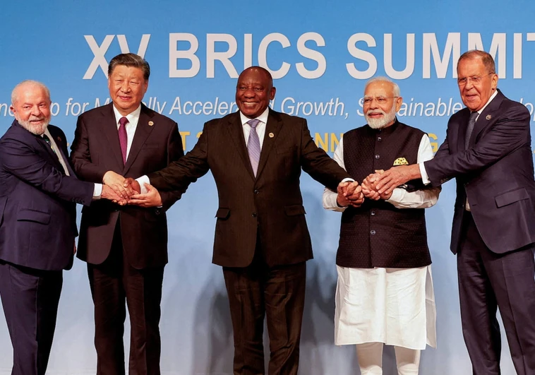 Los dirigentes de Brasil, China, Sudáfrica, la India y Rusia se reunieron en la cumbre de Johanesburgo, en la que Putin participó por videoconfencia desde Moscú