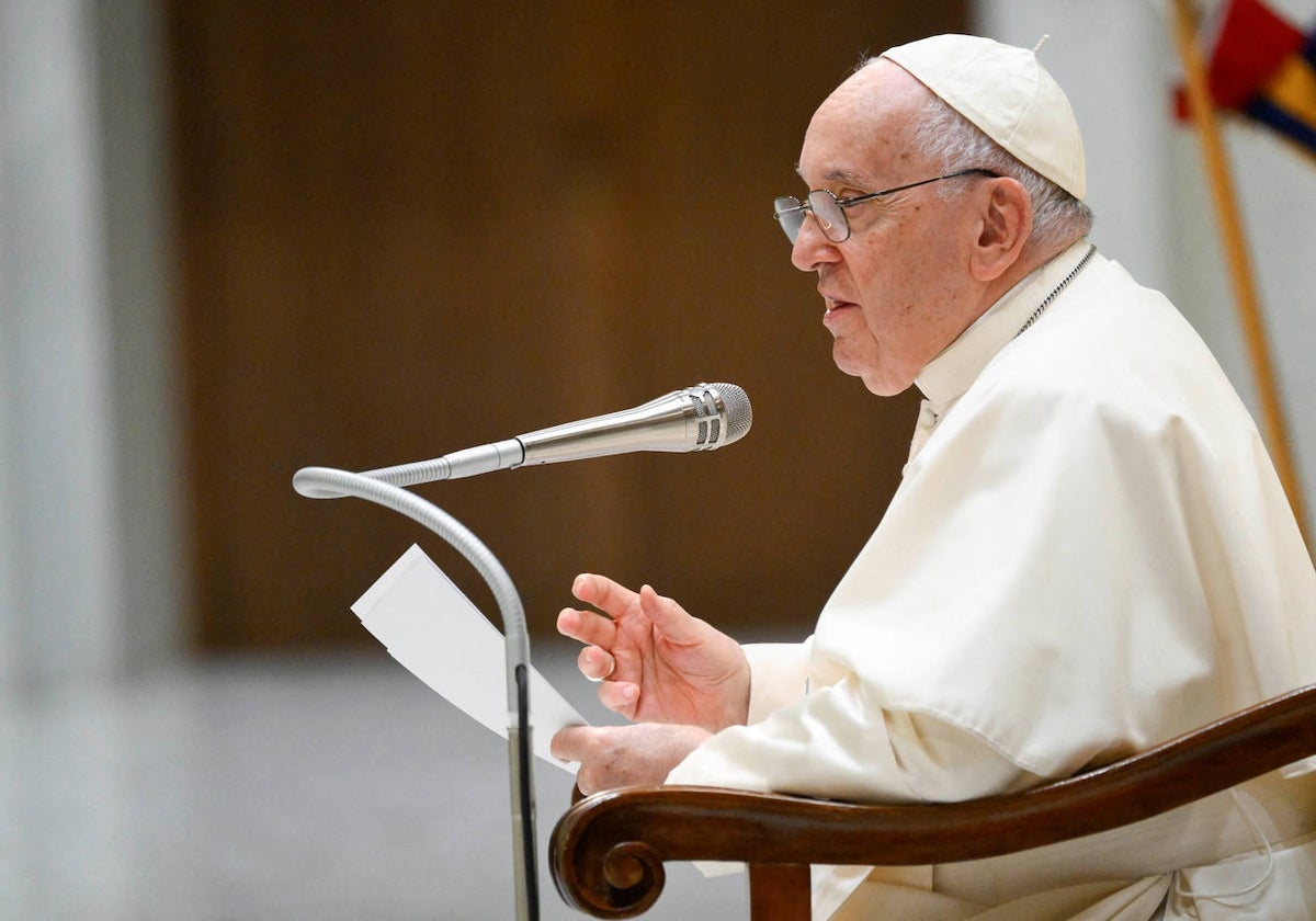 El Papa Francisco durante una audiencia semanal en el Vaticano