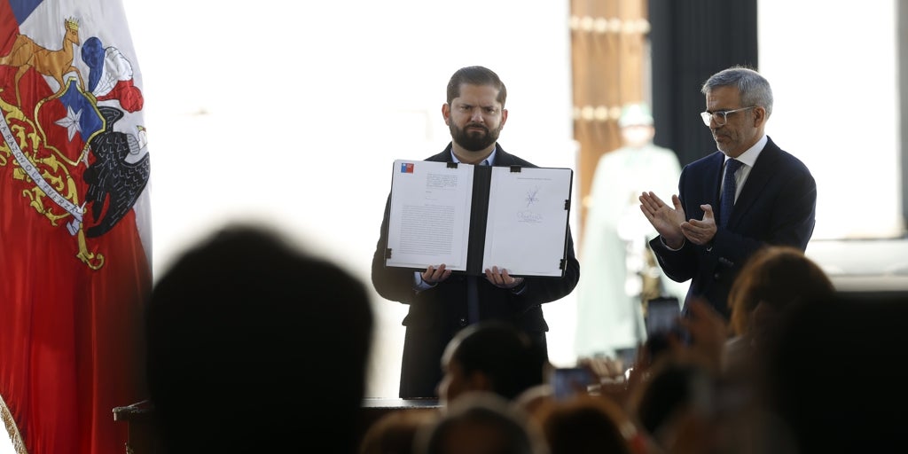 Boric lanza un plan para buscar a los más de 1.100 desaparecidos de la dictadura chilena Boric lanza un plan para buscar a los más de 1.100 desaparecidos de la dictadura chilena