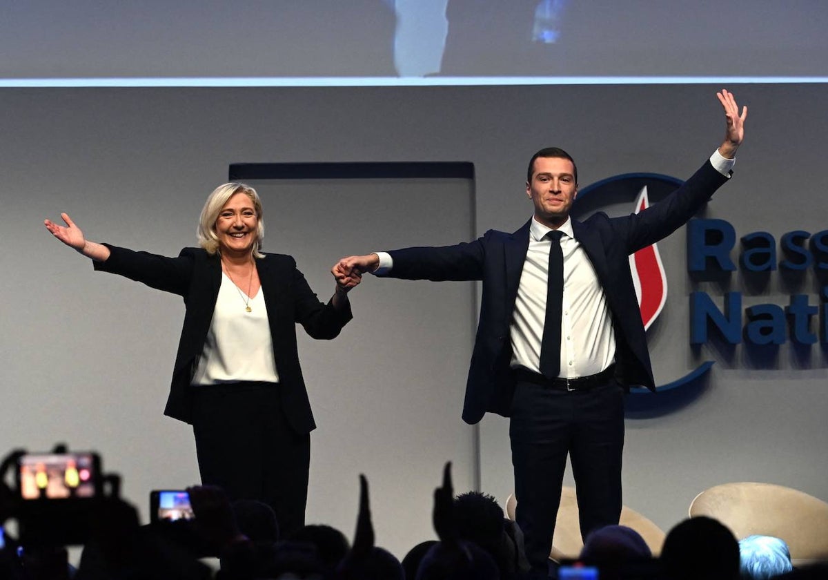 Marine Le Pen y el líder de la Agrupación Nacional, Jordan Bardella