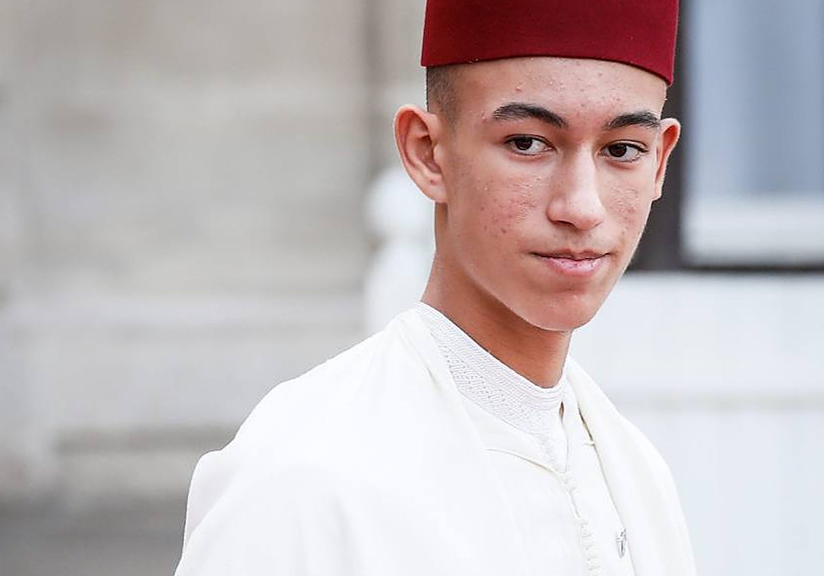 El heredero al trono de Marruecos, Mulay Hasán, durante una visita a París