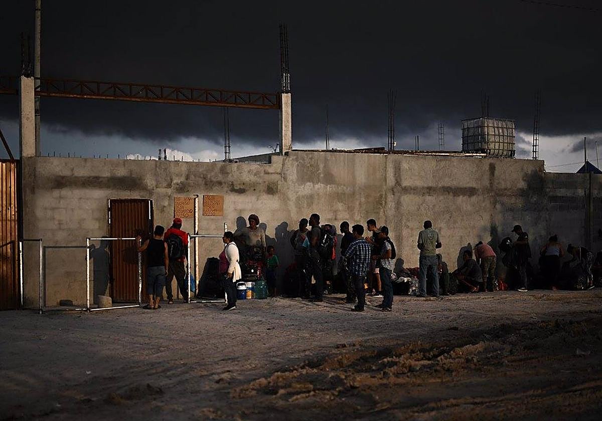Imagen de archivo de personas migrantes en México.