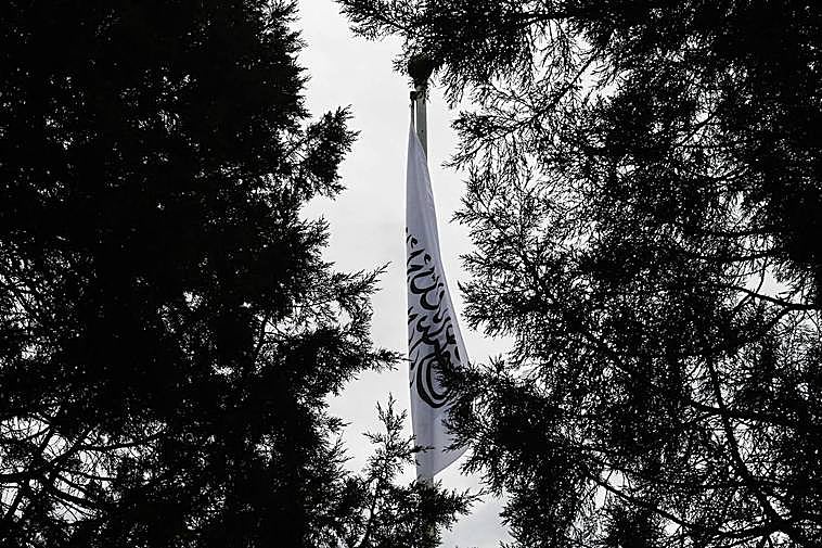 Vista de una bandera talibán.