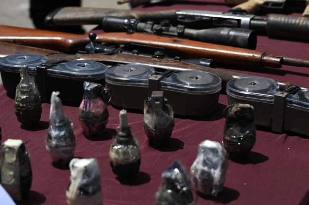 Granadas y municiones decomisadas a los reclusos