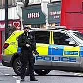 Conmoción en Londres tras el asesinato de una niña de 15 años cuando se dirigía al instituto