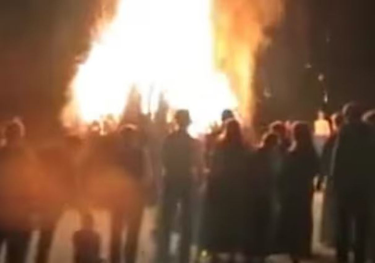 Vídeo en el que la secta honra el Stonehenge como el origen de los tiempos