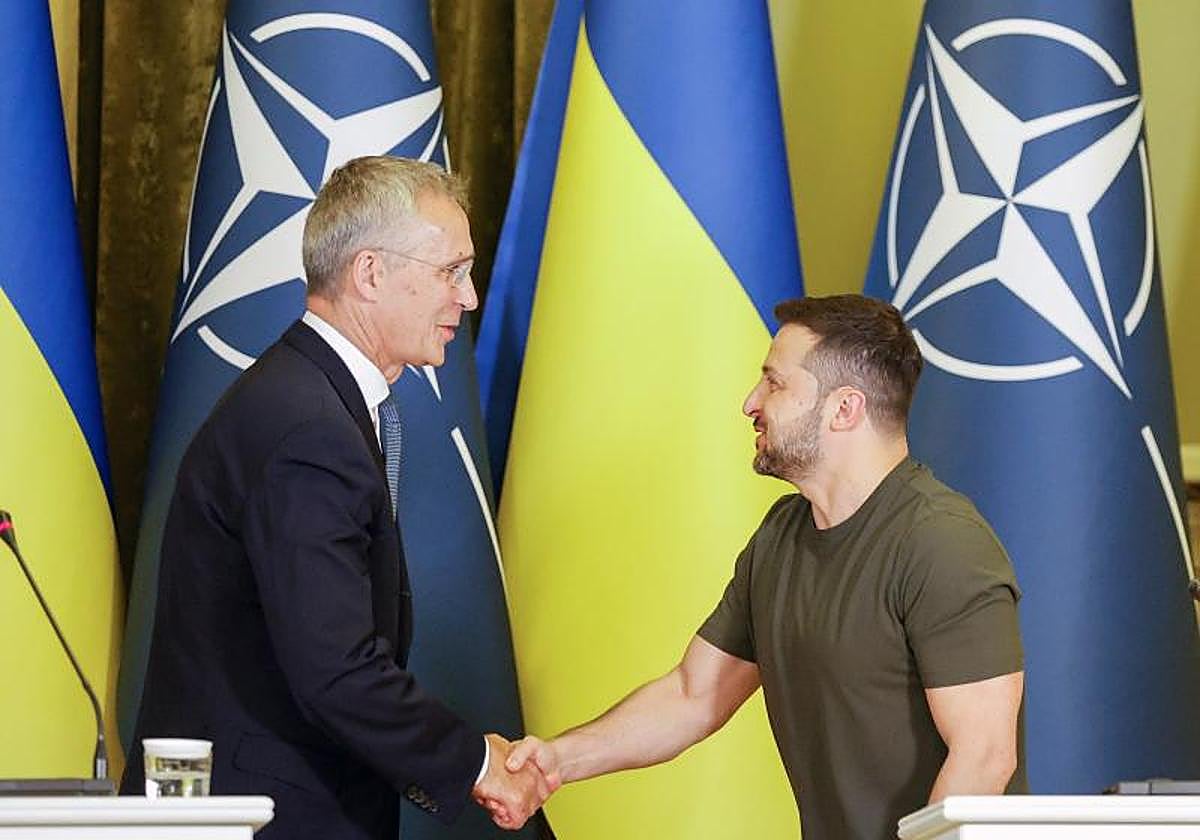 Zelenski y Jens Stoltenberg en Kiev