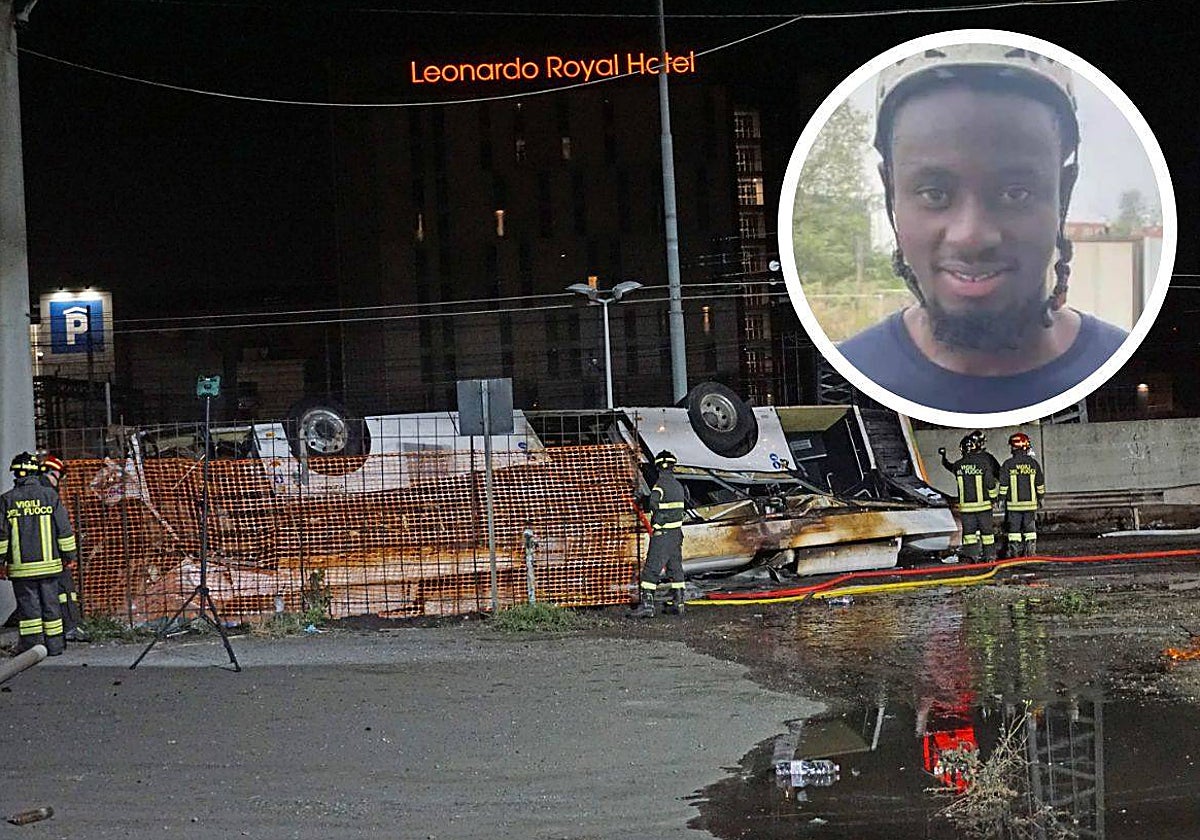 El estado en que quedó el autobús siniestrado en Venecia. Arriba a la derecha, Boubacar Touré, un gambiano de 27 años