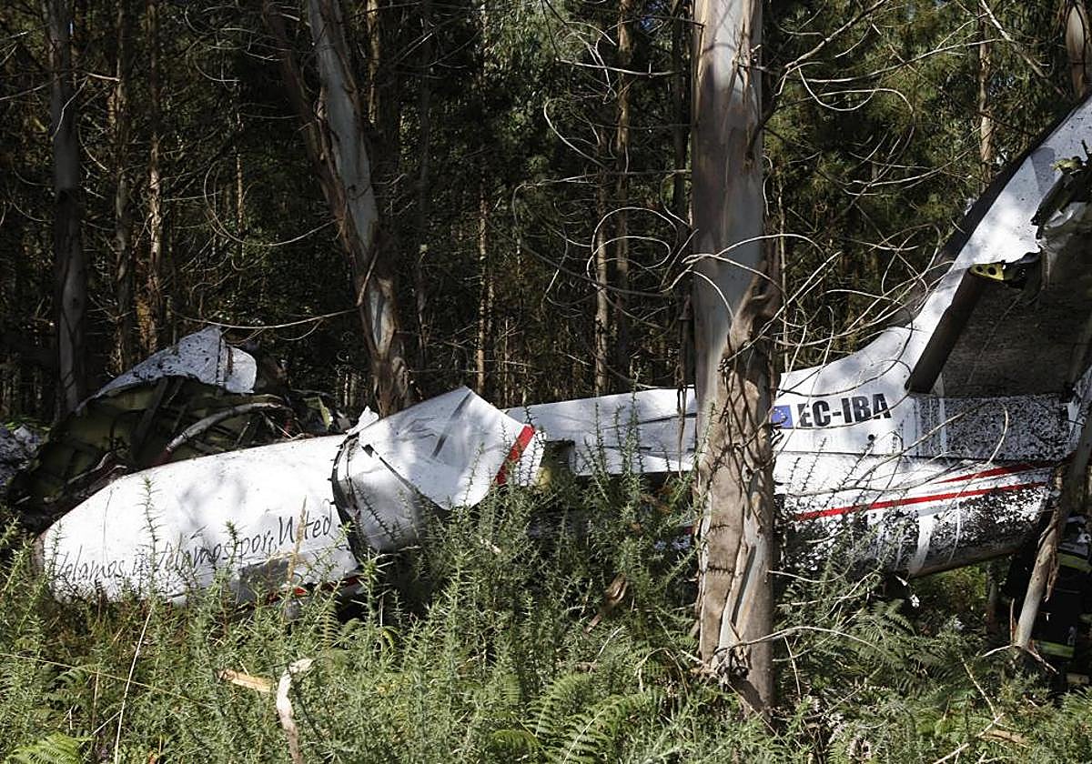 Imagen de archivo de una avioneta accidentada.