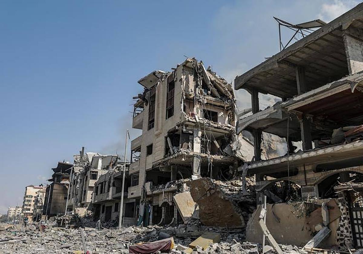 El barrio de Al-Ramal, en Gaza, tras un bombardeo de Israel