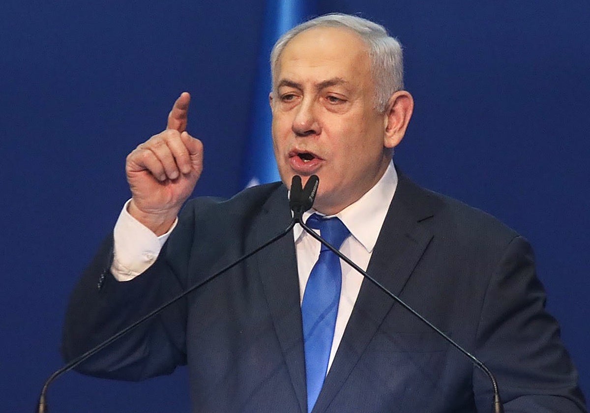 Netanyahu, centro de las iras de la oposición por el fracaso de la seguridad y su ambigüedad previa con Hamás