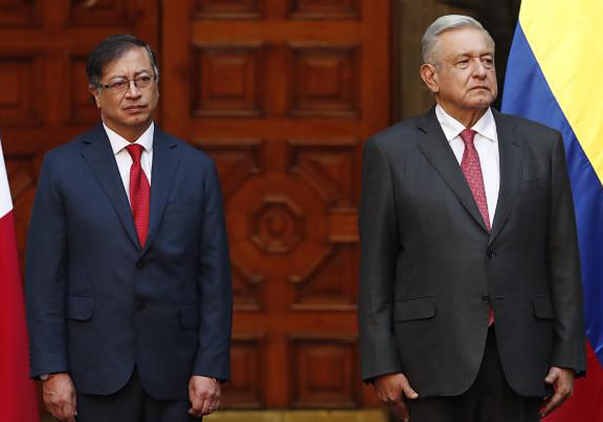 El presidente de Colombia, Gustavo Petro, junto a su homólogo de México, Andrés Manuel López Obrador