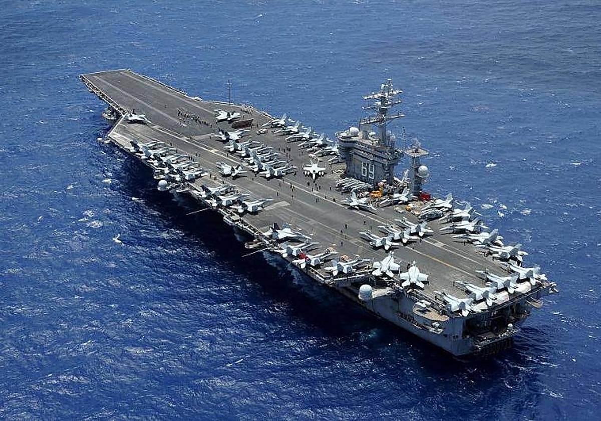 El portaaviones estadounidese Eisenhower