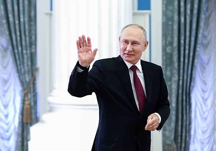El presidente ruso, Vladímir Putin, acude a una entrevista para China Media