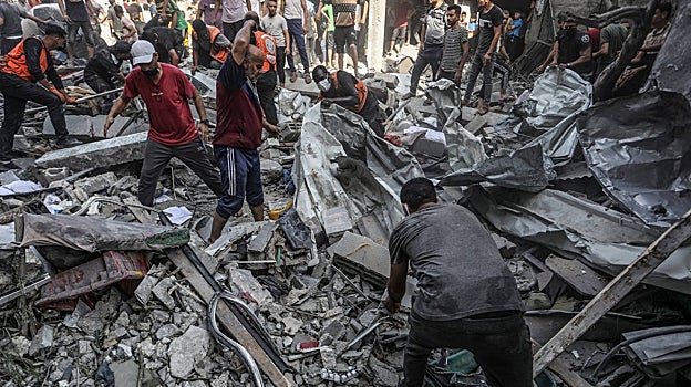 La ayuda cruza la frontera a cuentagotas y la ONU tiene dudas de que llegue a su destino