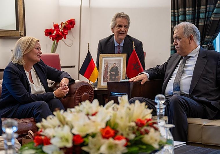 La ministra de Interior de Alemania, Nancy Faeser, junto a su homólogo de Marruecos, Abdelouafi Laftit