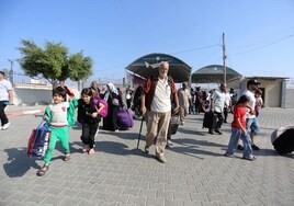 La evacuación de extranjeros de Gaza llevará dos semanas al ritmo actual