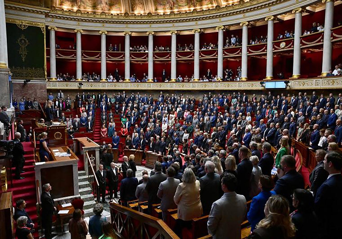 Los diputados de la Asamblea Nacional, durante el minuto de silencio por los ataques de Hamás