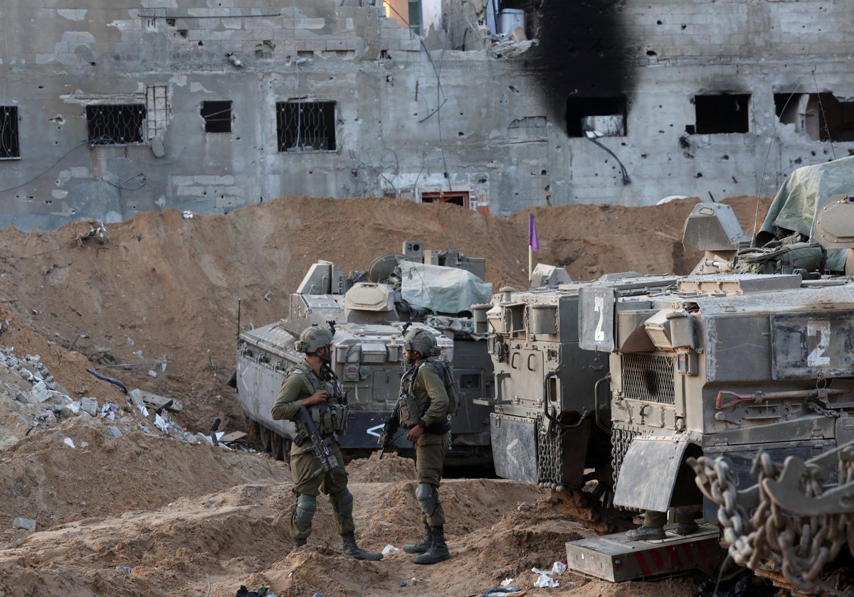 Soldados israelíes en el norte de la franja de Gaza