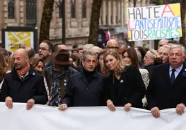 Más de 100.000 personas salen a la calle en París en una marcha histórica contra el antisemitismo