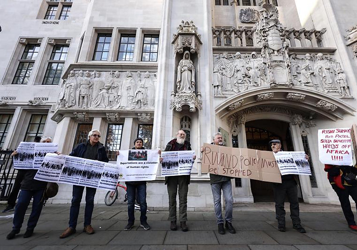 Protestas frente al Tribunal Supremo británico