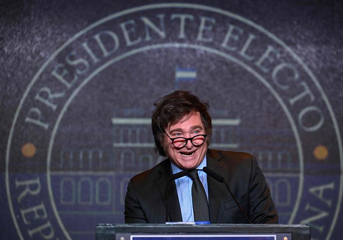 Javier Milei comparece tras imponerse en la segunda vuelta de las elecciones presidenciales de Argentina