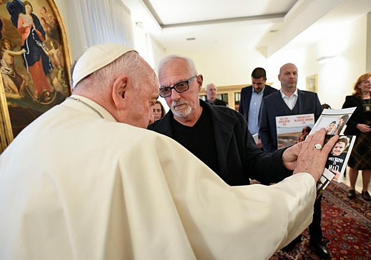 El Papa Francisco, reunido con familiares israelíes de rehenes de Hamás