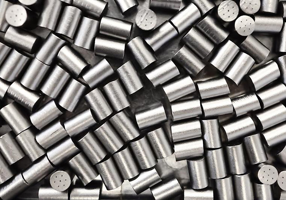 Pólvora para municiones de tanques de 120 mm en la producción de Rheinmetall AG en Unterluess, Alemania