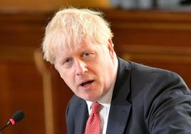Boris Johnson pidió «opciones militares» para asaltar una fábrica de Países Bajos y conseguir dosis de la vacuna contra la covid