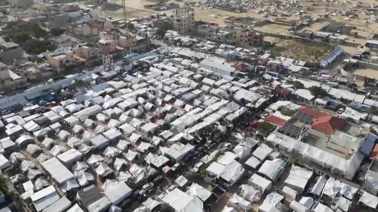 Imágenes de un refugio para desplazados en Jan Yunis