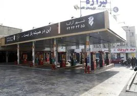Unos piratas informáticos reivindican un ciberataque que ha detenido el 60% de gasolineras de Irán