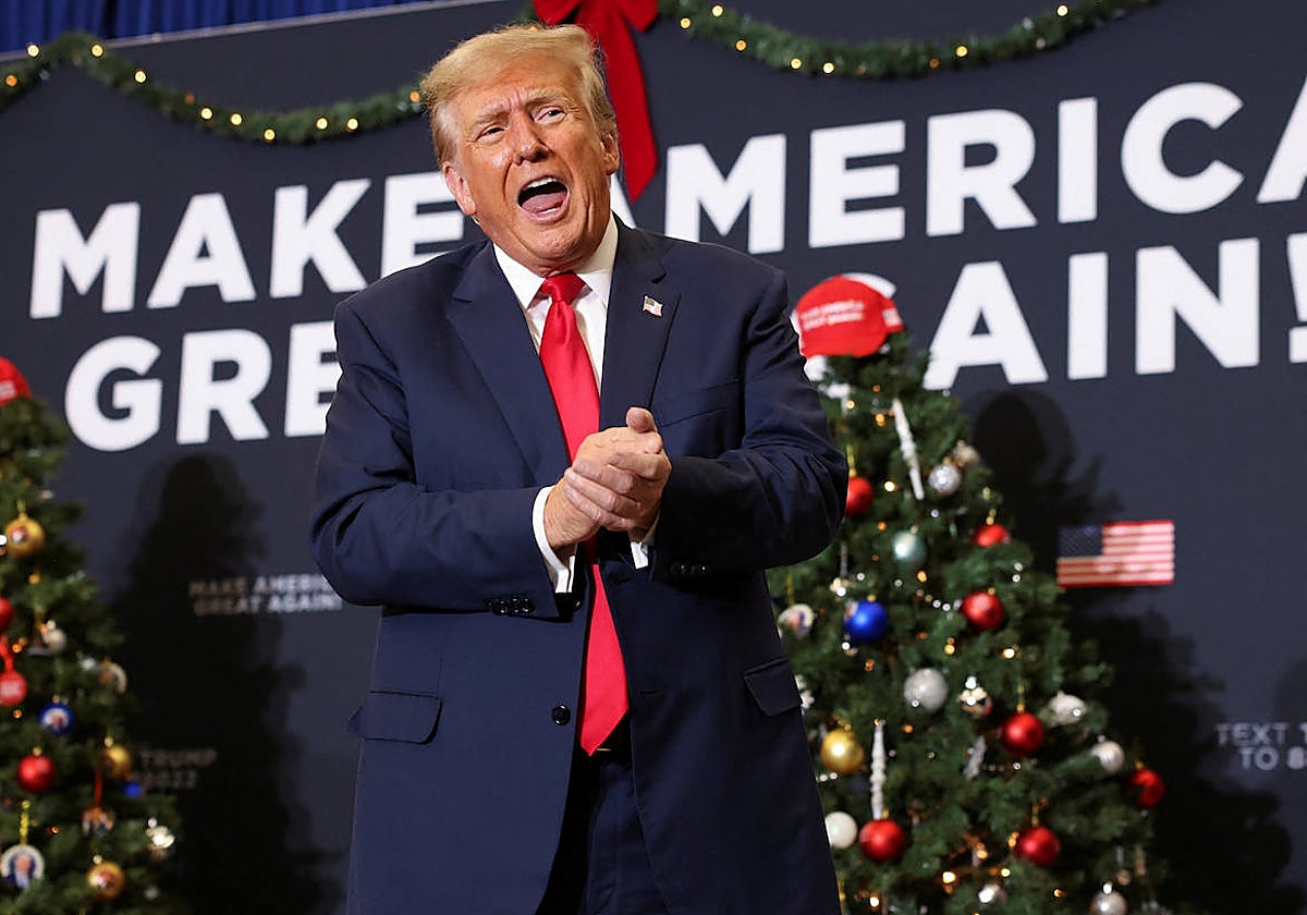 Donald Trump en un acto de campaña en Waterloo (Iowa)