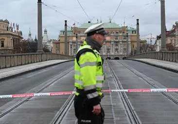 Al menos 15 muertos y decenas de heridos en un tiroteo en Praga