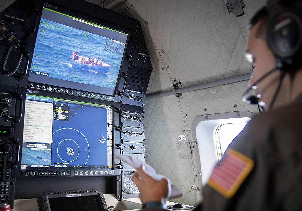 El Ejército americano monitorea la llegada de migrantes