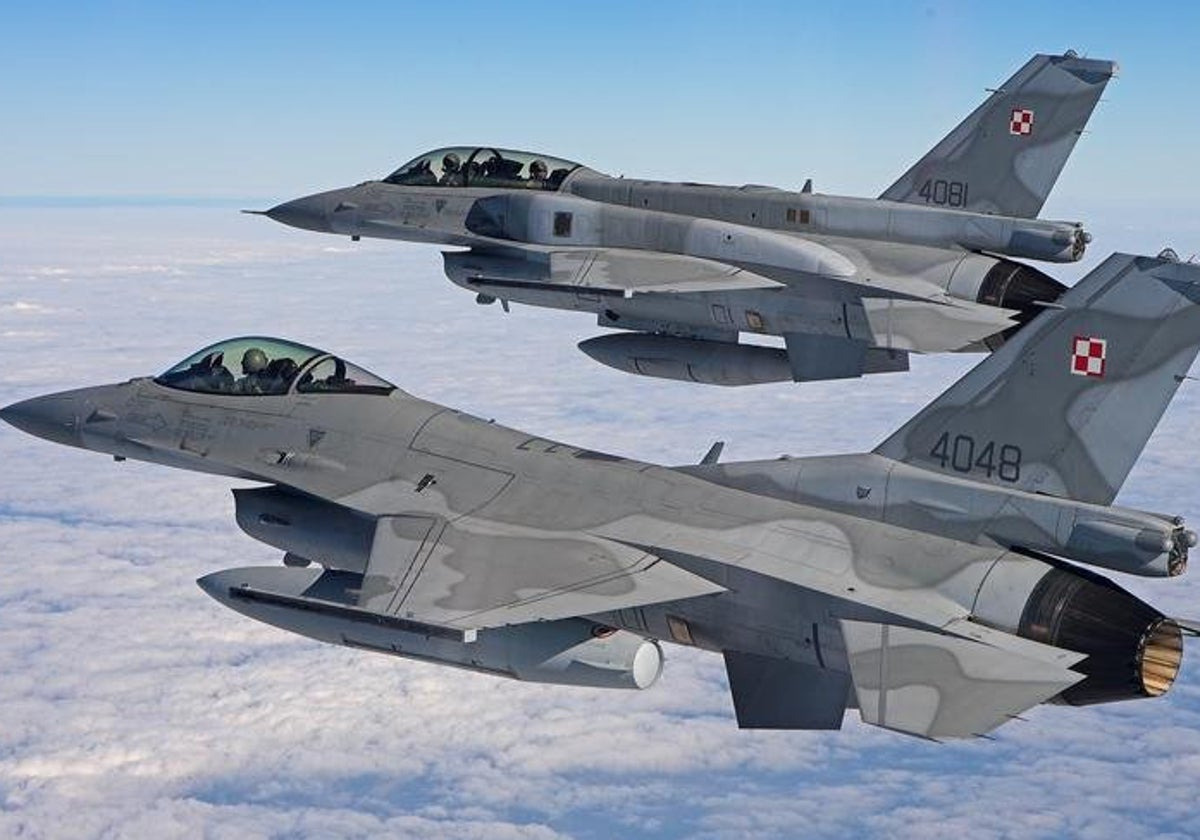 Cazas F-16 de las Fuerzas Aéreas polacas