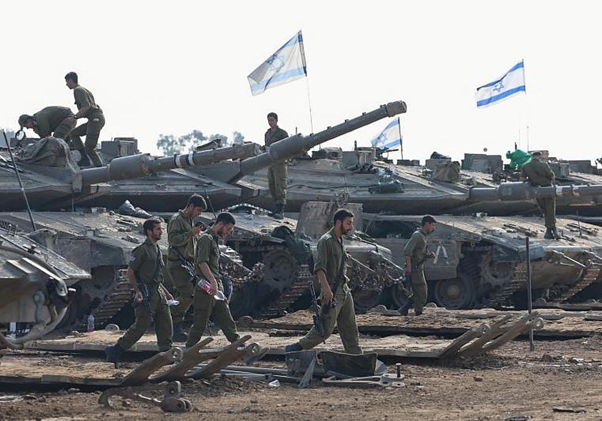 Soldados israelíes en la frontera con Gaza