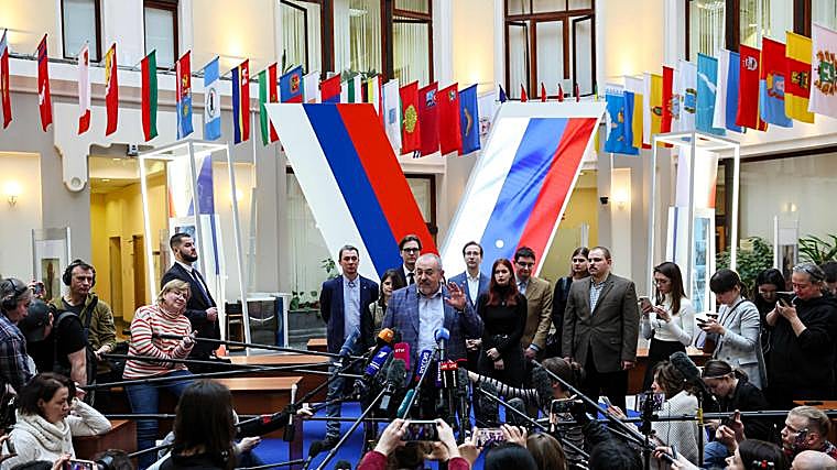 Boris Nadezhdin atendiendo a los medios este miércoles