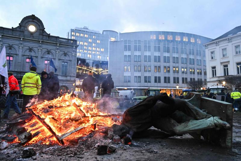 Fotogalería | Las protestas de agricultores y ganaderos en Bruselas