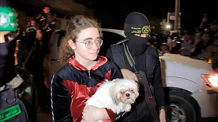 Mia Leimberg, de 17 años, una de las mujeres liberadas por Hamás junto a su madre y su tía Clara Marman, tras 53 días de secuestro