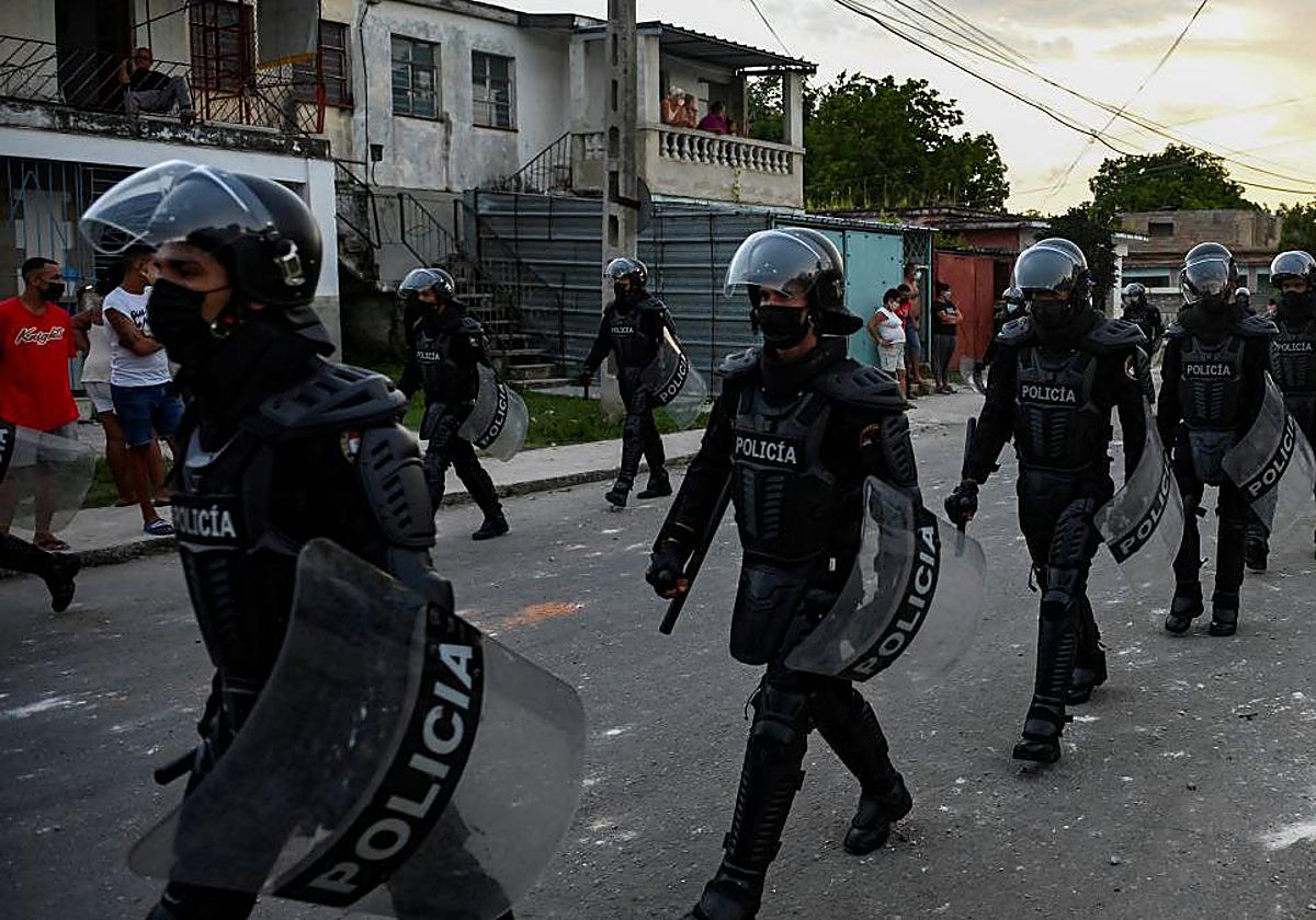 Casi un centenar de personas murieron víctimas de la violencia policial en Cuba en los últimos cinco años